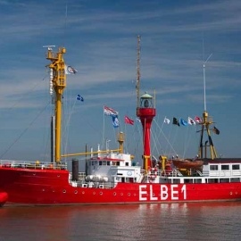 Schiffsverkehr auf der Nieder-Elbe