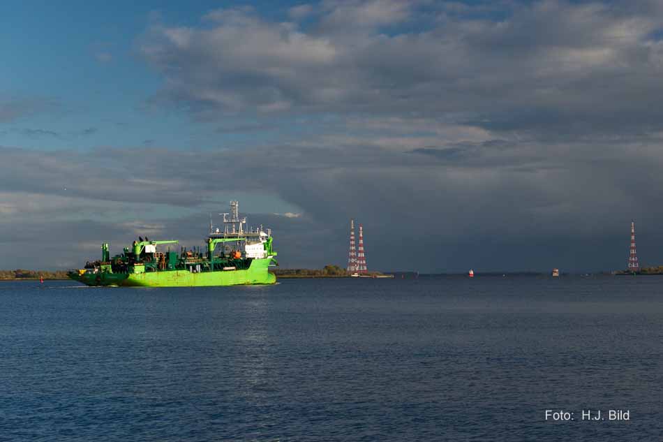 Schiffsverkehr auf der Nieder-Elbe