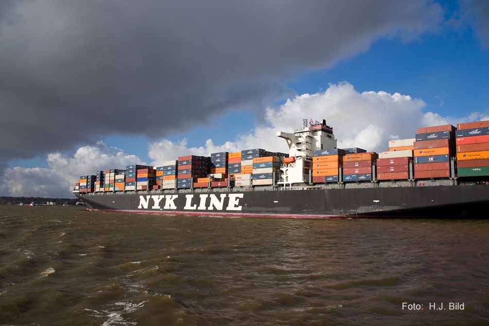 Schiffsverkehr auf der Nieder-Elbe