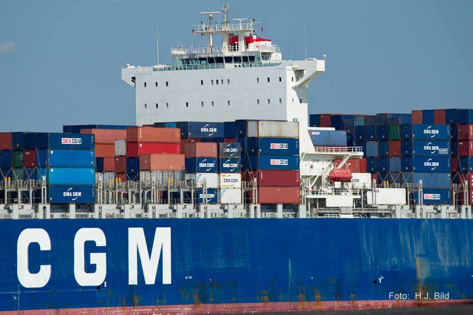 Schiffsverkehr auf der Nieder-Elbe