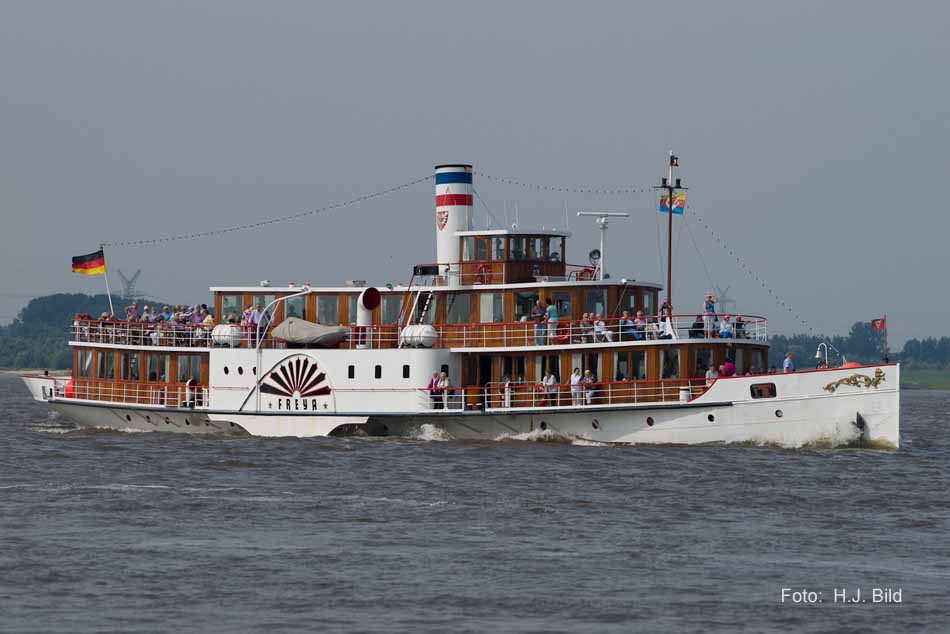 Schiffsverkehr auf der Nieder-Elbe
