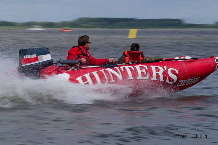 Foto vom Speedbootrennen auf der Elbe bei Stade