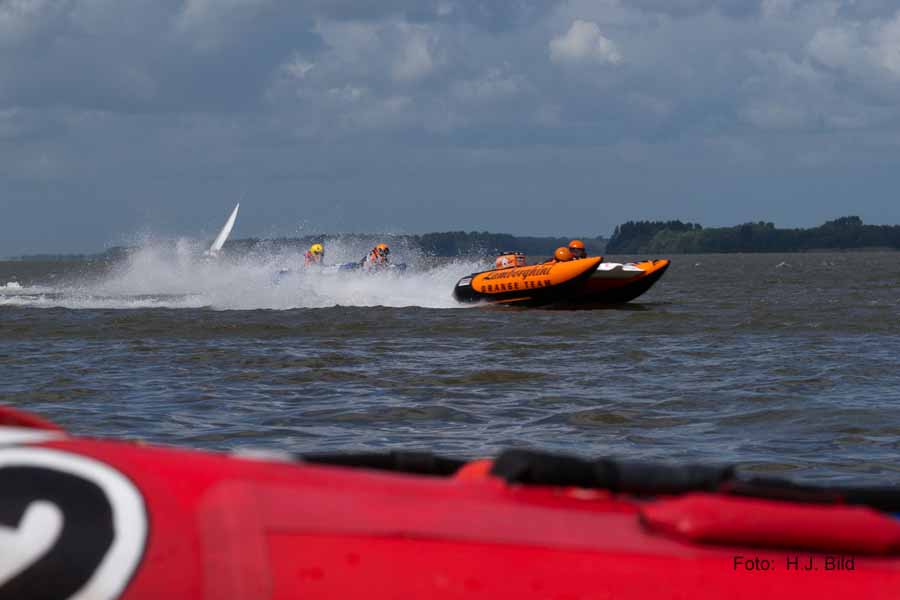 Foto vom Speedbootrennen auf der Elbe bei Stade
