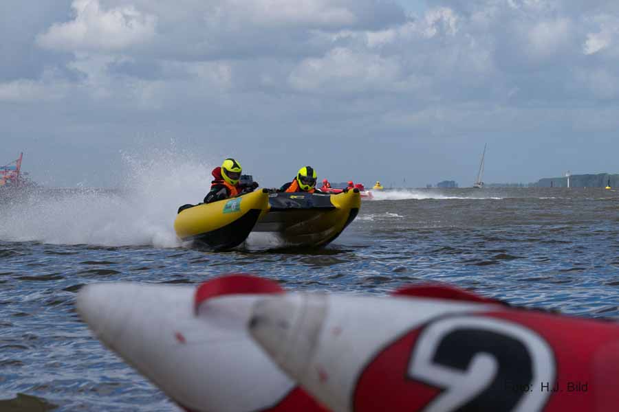 Foto vom Speedbootrennen auf der Elbe bei Stade