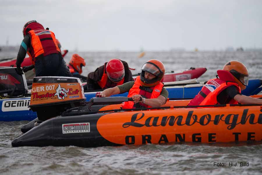 Foto vom Speedbootrennen auf der Elbe bei Stade